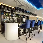 Vola Aparthotel 4*