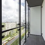 Apartment Vola Warschau